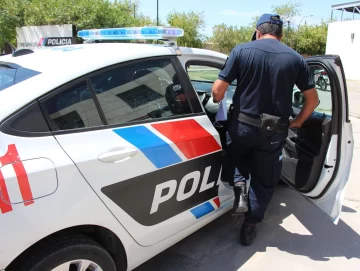 Un motociclista sufrió serias lesiones luego de ser embestido por una camioneta