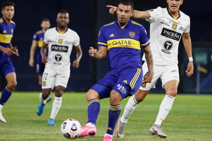 Boca no tuvo resistencia y clasificó cómodo a los octavos de final