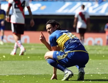 Cavani convirtió pero se lo anularon por un fino offside