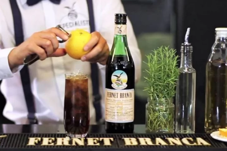 El fernet llegó a las grandes ligas y ahora lo consideran uno de los “tragos de la nueva era”