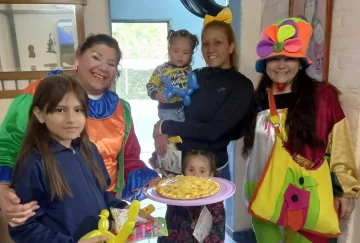 Regalaron tartas y juguetes a niños de escasos recursos