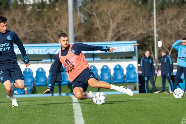 Scaloni comandó la primera práctica