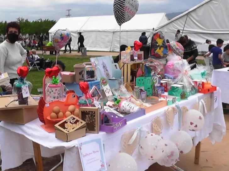 Albardón: con una feria de regalos baratos, festejarán el Día de la Madre