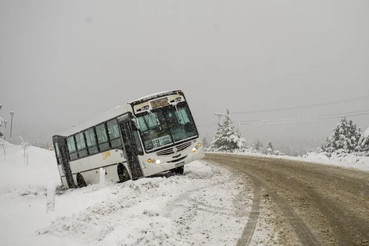 Bariloche, sin clases por la nieve