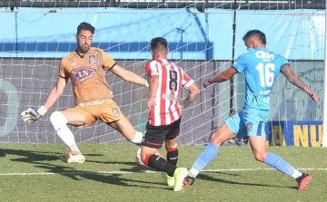 Estudiantes trituró a Arsenal y es segundo