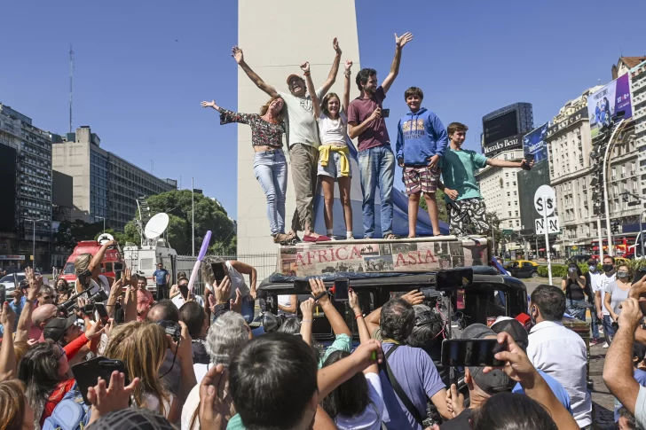 Fin de la travesía de 22 años de la familia Zapp