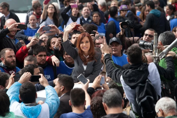 CFK:”Que te pongan la banda y te den el bastón no es todo el poder”