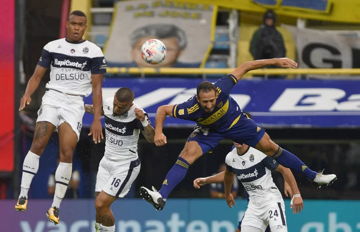 Cardona salvó las papas del campeón