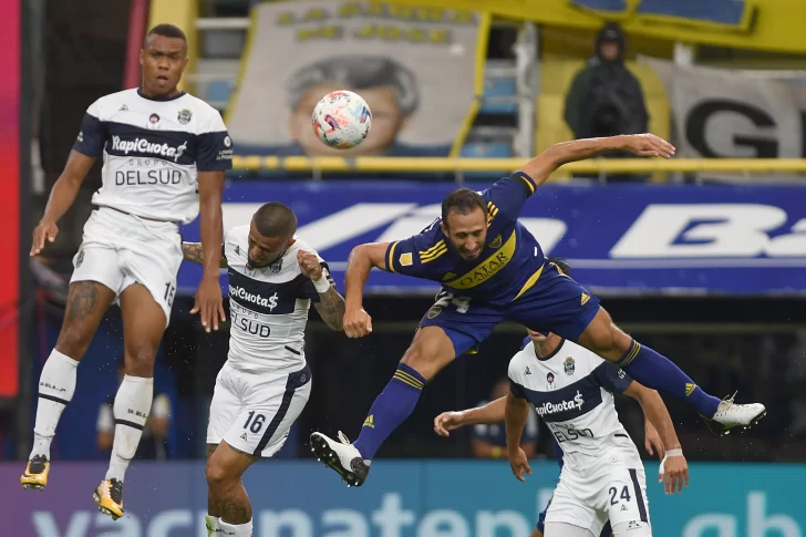 Cardona salvó las papas del campeón