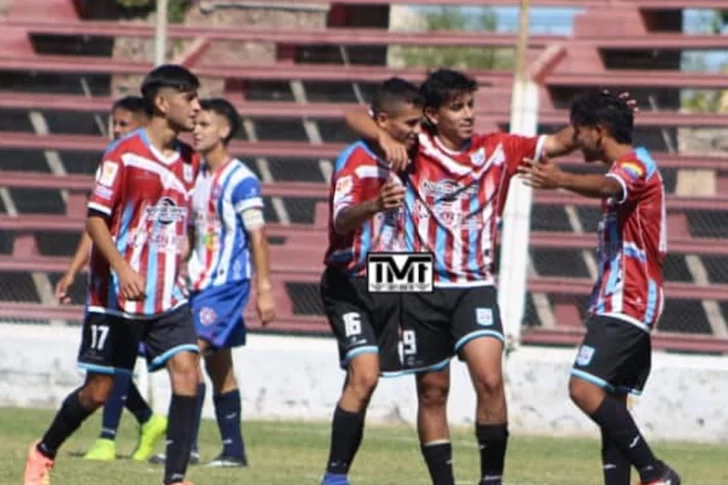 Alianza goleó y ahora pasó al frente