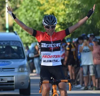 Carla Álvarez domina entre las damas