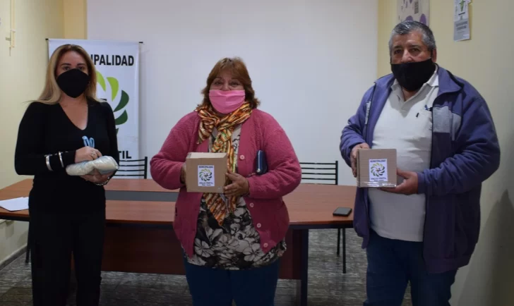 También en Valle Fértil dan gallinas gratis a las familias para paliar la crisis