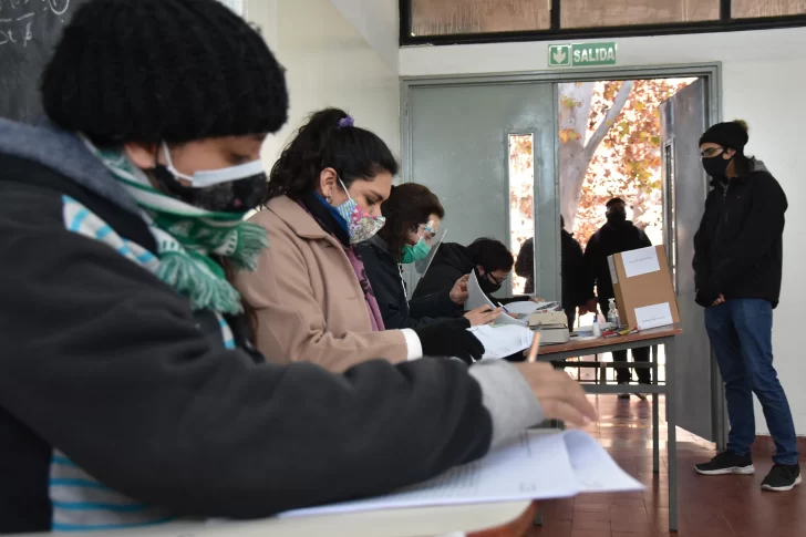 Candidatos a decano definen sus alianzas y aguardan la de rector