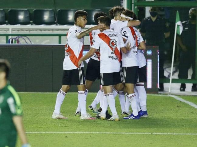 Con un hombre menos sobre el final, River se impuso 2-0 ante Banfield