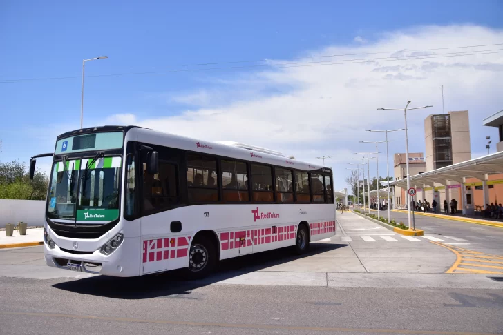 Fracasaron las negociaciones y habrá paro de colectivos por 72 horas