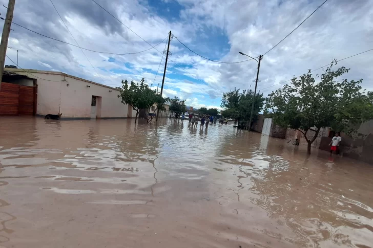 Tras las intensas lluvias, OSSE trabaja para purgar las redes distribuidoras de agua