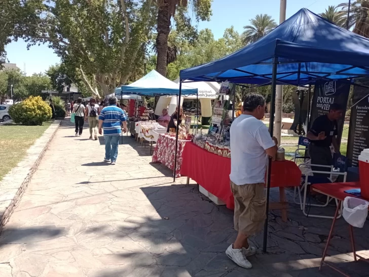 Una feria con opciones únicas, baratas y sanjuaninas para regalar en Navidad