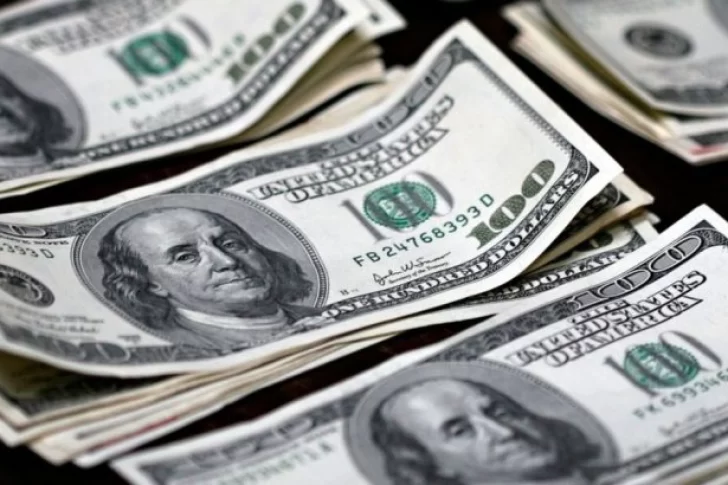 El dólar se disparó 46 centavos y cerró este miércoles a $39,48