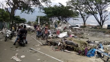 Al menos 20 muertos y decenas de heridos por un tsunami en Indonesia