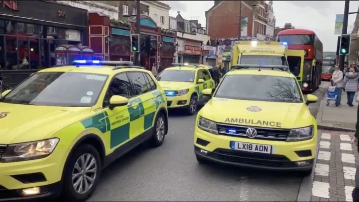 Un ataque terrorista sacudió a Londres y dejó al menos 3 heridos