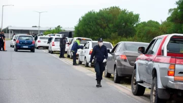 Pese a las recomendaciones, cientos de personas viajaron a Pinamar y Villa Gesell