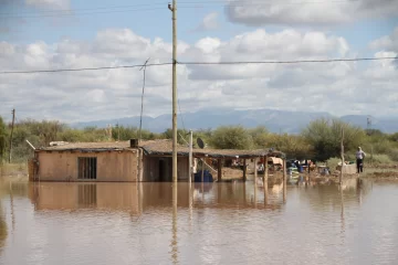 Destinan un estadio y dos escuelas para los evacuados por la tormenta en Pocito