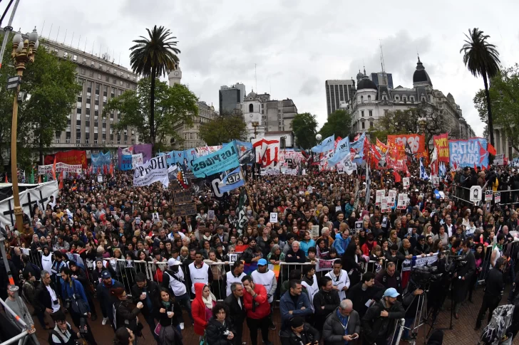 Multitudinaria marcha a 2 meses de la desaparición de Maldonado