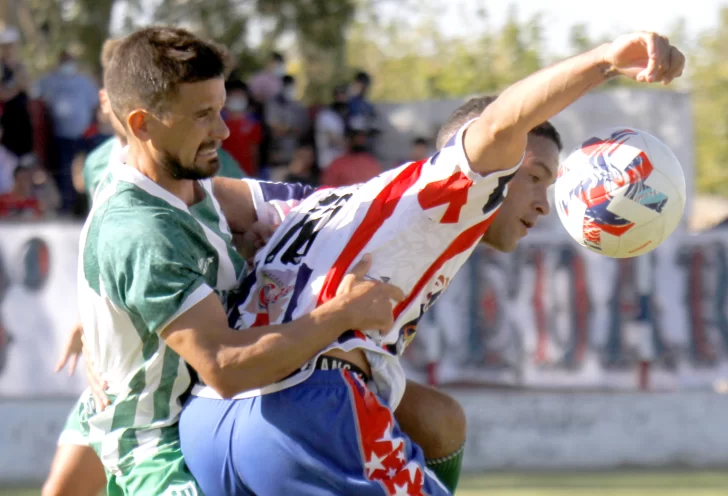 Las mejores imágenes del empate en dos goles entre Peñarol y Desamparados