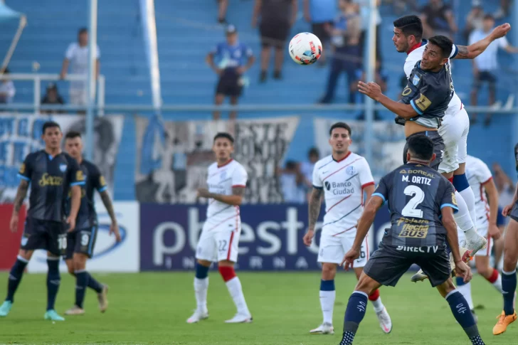 San Lorenzo rescató un empate sin goles en su visita a Atlético Tucumán