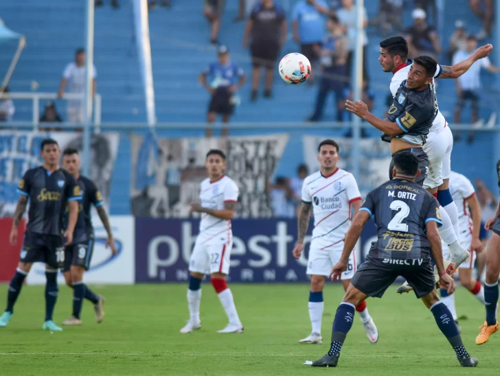 San Lorenzo rescató un empate sin goles en su visita a Atlético Tucumán