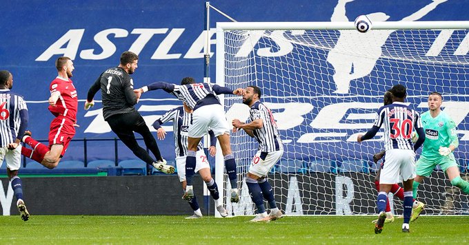 Liverpool ganó con un gol agónico de su arquero Allison Becker