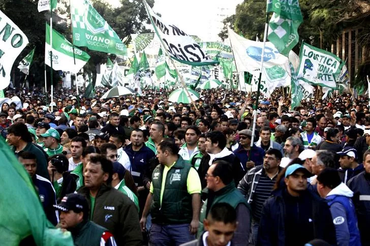 La marcha de Camioneros no será el 22 de febrero y recrudece la interna de la CGT