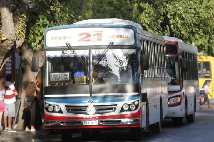 Hasta ahora, sigue en pie el paro organizado por los choferes de colectivo para mañana