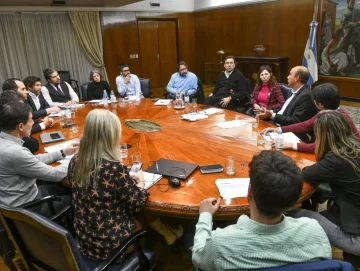 Batakis designó a su equipo y mantuvo la primera reunión de gabinete económico