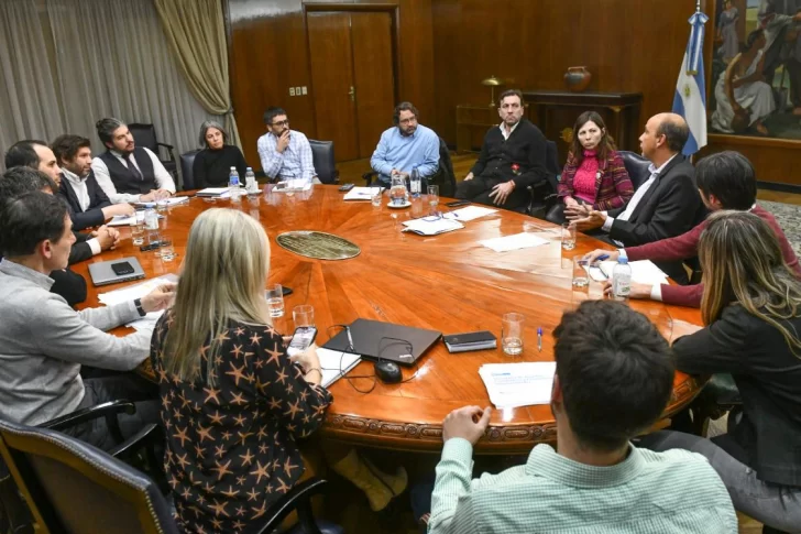 Batakis designó a su equipo y mantuvo la primera reunión de gabinete económico