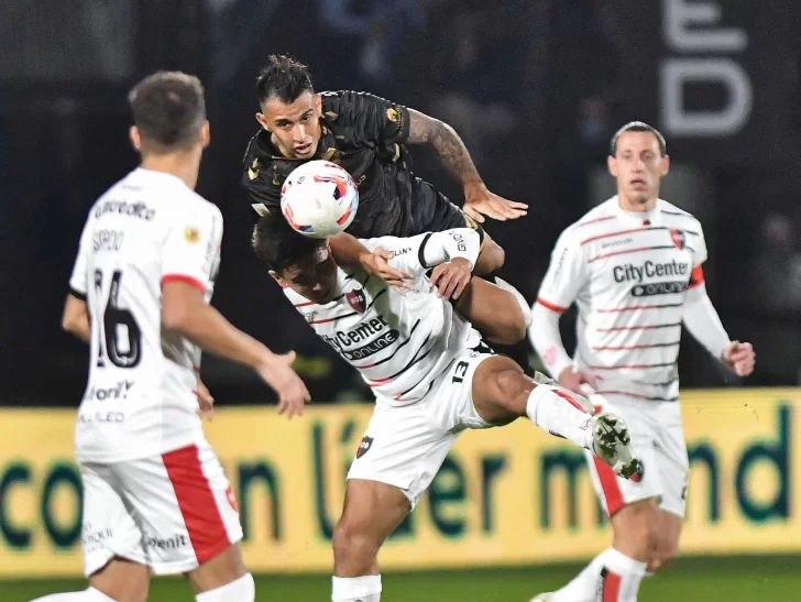 Newell’s empató en su visita a Platense y quedó solo arriba