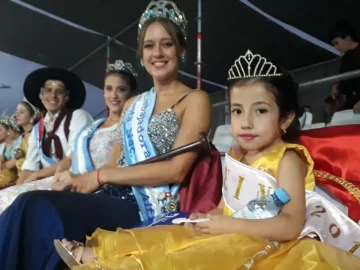 Lourdes, la Reina de Niños con Discapacidad, dijo presente en el Carrusel