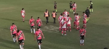 Quebró a un jugador con una brutal patada que estremeció al fútbol de ascenso