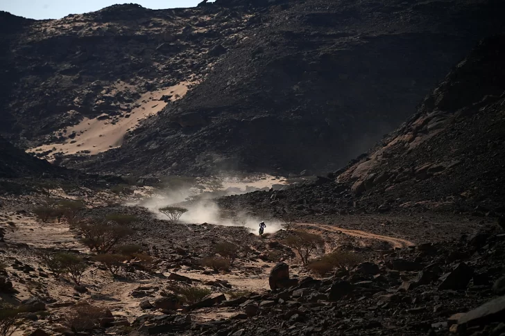 Un segundo puesto de Benavides, para recortar diferencia  en la general de motos del Dakar