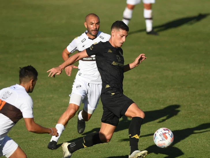 Racing le ganó a Platense y encadenó su segundo triunfo al hilo