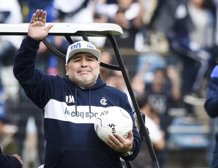 Llegaron todas las historias clínicas de Maradona y se define el inicio de la junta médica