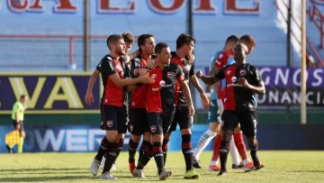 La FIFA le impedirá incorporar jugadores a Newell’s por tres mercados