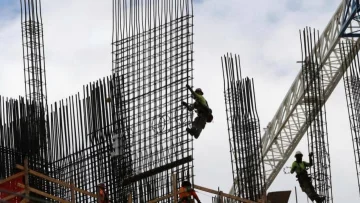 En agosto, la construcción cayó 2,6% y la industria 0,6%