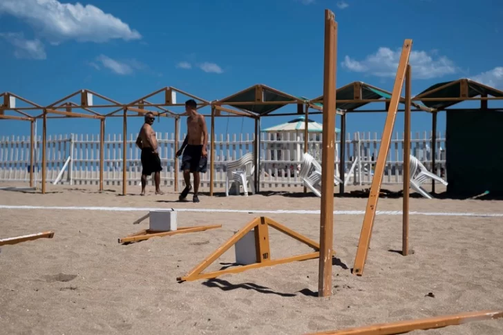 Desarmaron varias carpas para ampliar las playas públicas