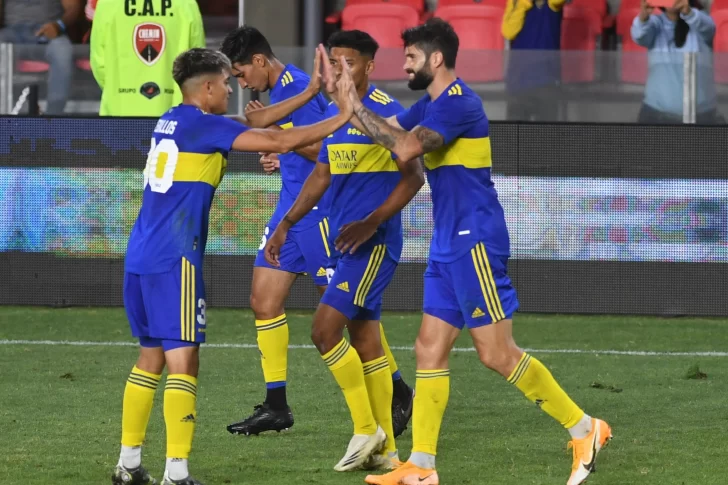 Boca empezó el año venciendo con dos goles de gran calidad frente a Colo Colo