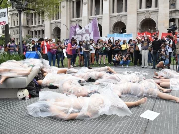 Marchas en todo el país para repudiar femicidio de Úrsula; en San Juan, frente a CAVIG