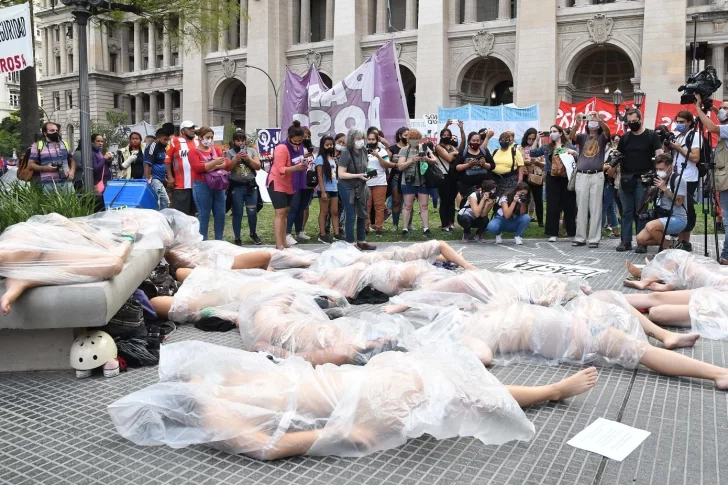 Marchas en todo el país para repudiar femicidio de Úrsula; en San Juan, frente a CAVIG