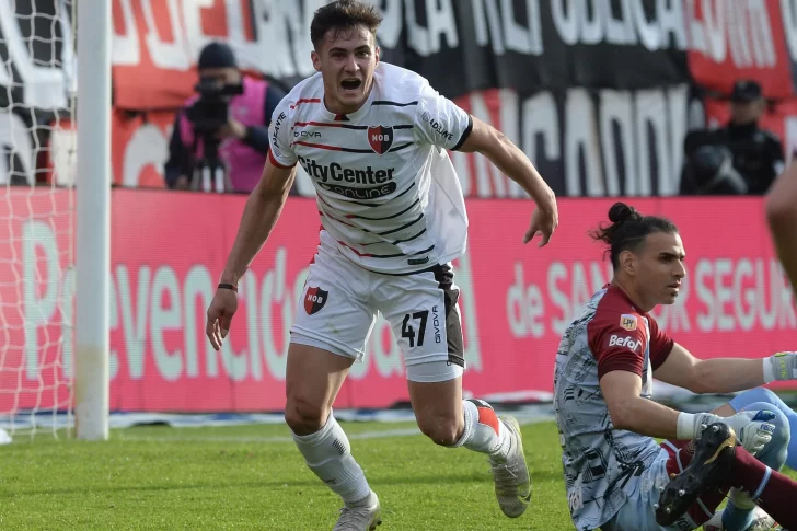 Newell’s venció a Lanús y volvió al triunfo después de ocho partidos