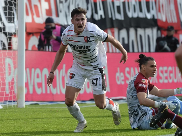 Newell’s venció a Lanús y volvió al triunfo después de ocho partidos