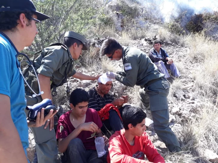 Rescatan con éxito a las personas que se extraviaron en un cerro de Jáchal